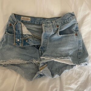 Levi's 501 shorts - 24